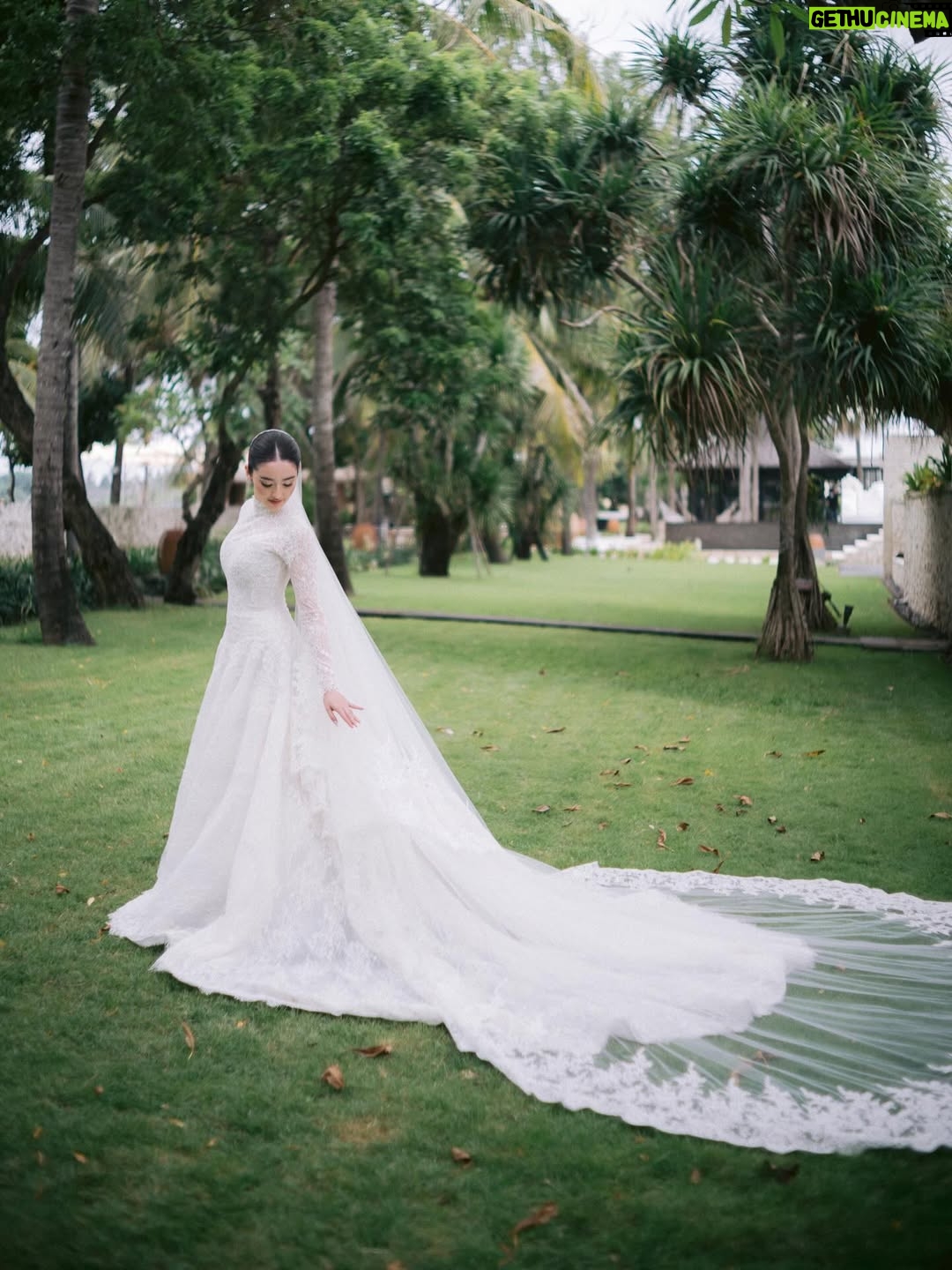 Ranty Maria - 352.4K Likes - my dream wedding look 🤍 

wedding dress @hiantjen 
make up @andychunmakeup 
hair do @ayuhairstylist 
stylist @wanda_haraa 
jewelry @adellejewellery 
custom heels @arlenne_weddingshoes
.
captured by @venemapictures @abcdamar_ @natanaelyefta