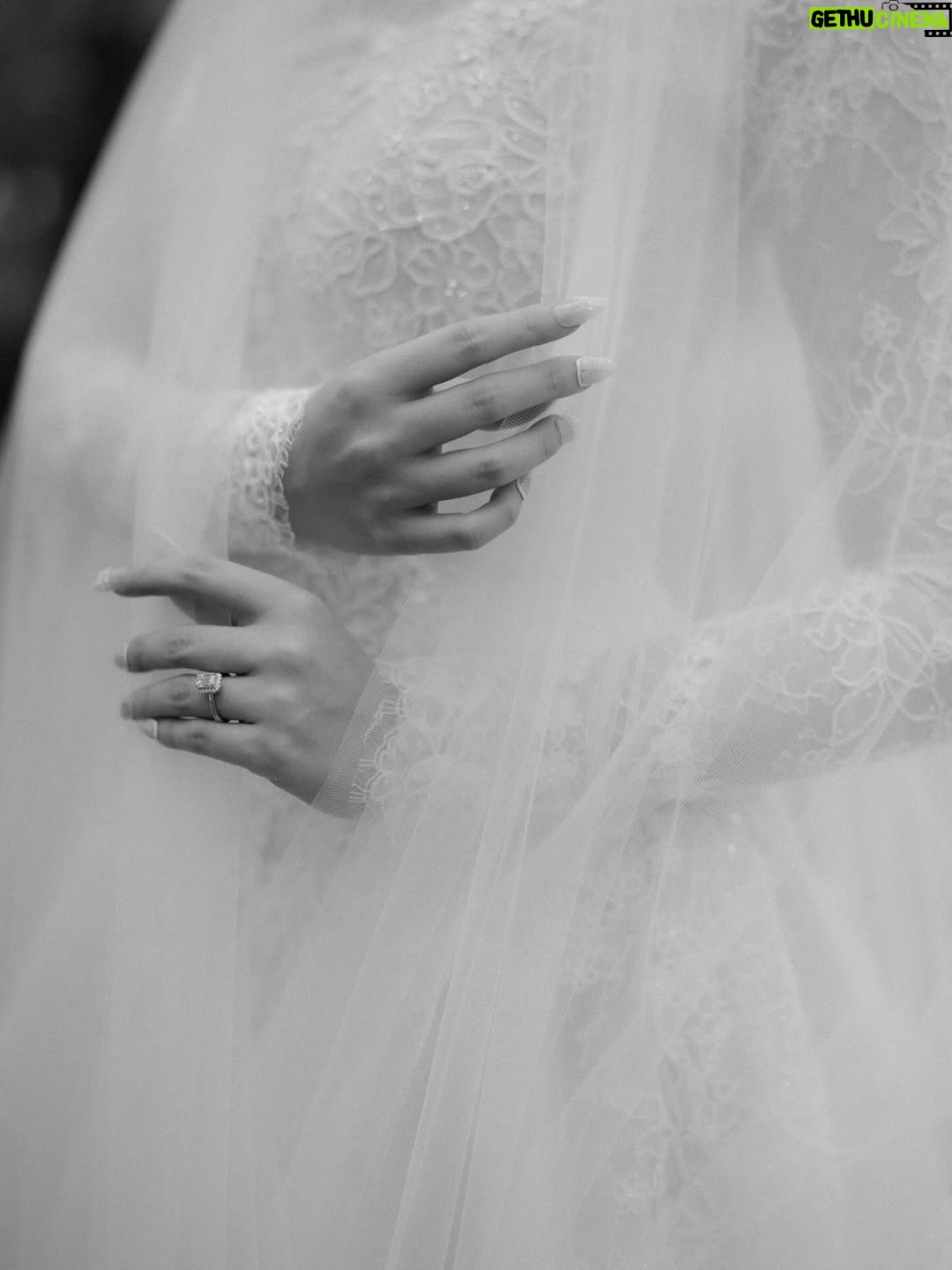Ranty Maria - 352.4K Likes - my dream wedding look 🤍 

wedding dress @hiantjen 
make up @andychunmakeup 
hair do @ayuhairstylist 
stylist @wanda_haraa 
jewelry @adellejewellery 
custom heels @arlenne_weddingshoes
.
captured by @venemapictures @abcdamar_ @natanaelyefta