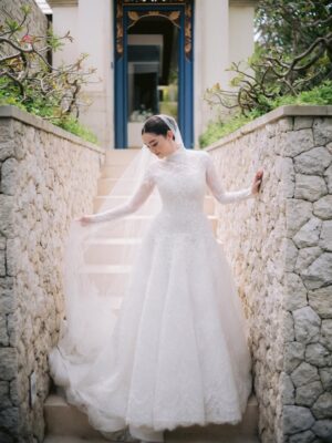 Ranty Maria Instagram - my dream wedding look 🤍 

wedding dress @hiantjen 
make up @andychunmakeup 
hair do @ayuhairstylist 
stylist @wanda_haraa 
jewelry @adellejewellery 
custom heels @arlenne_weddingshoes
.
captured by @venemapictures @abcdamar_ @natanaelyefta