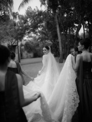 Ranty Maria Instagram - my dream wedding look 🤍 

wedding dress @hiantjen 
make up @andychunmakeup 
hair do @ayuhairstylist 
stylist @wanda_haraa 
jewelry @adellejewellery 
custom heels @arlenne_weddingshoes
.
captured by @venemapictures @abcdamar_ @natanaelyefta