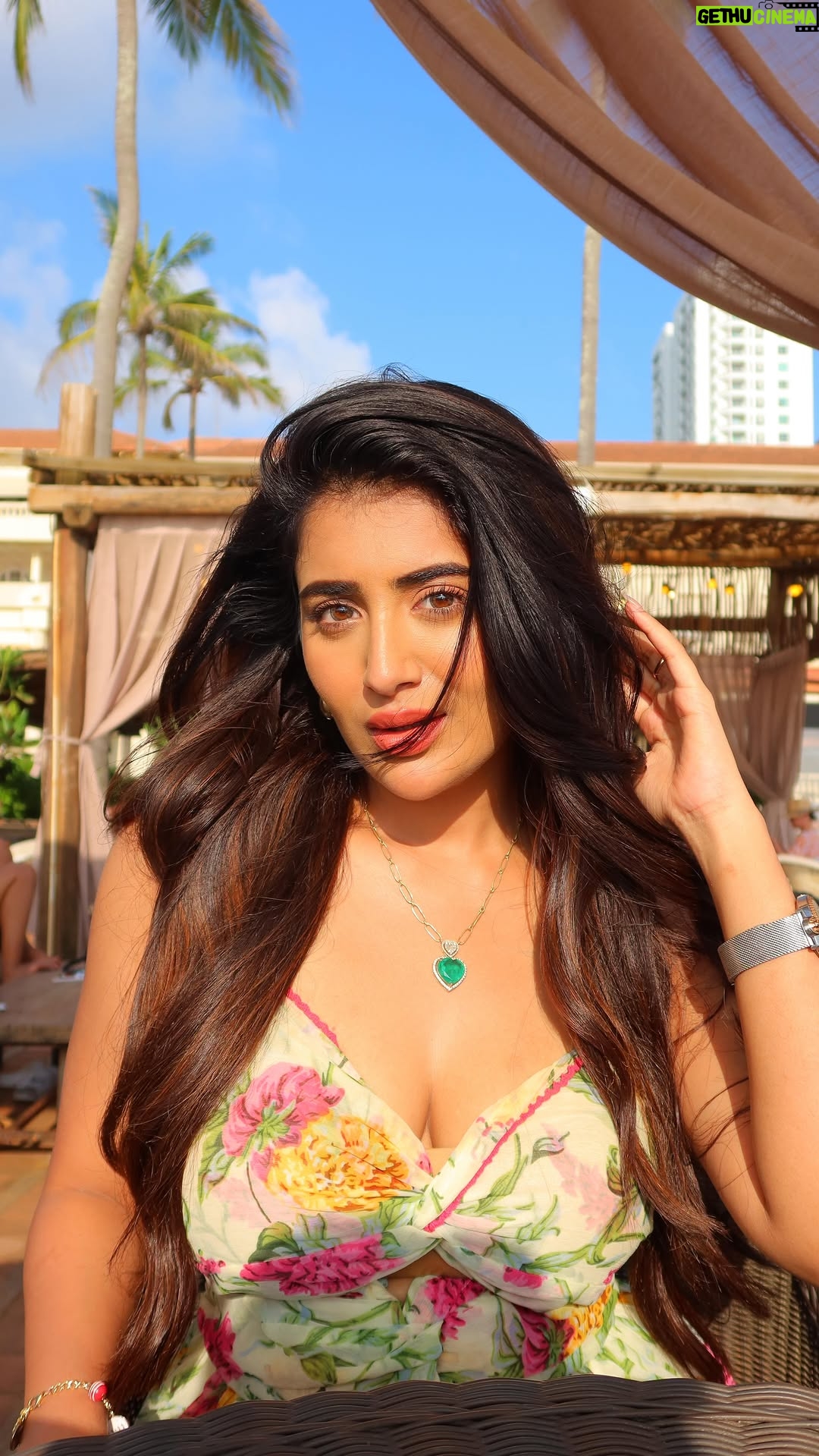 Rashi Singh - 266.7K Likes - Can i pay with my cuteness?? ♥️ 😝