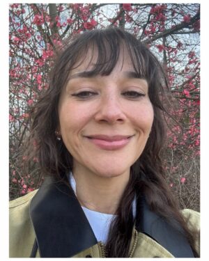 Rashida Jones Instagram - 50 and GRATEFUL 🌸🌸🌸🌸
