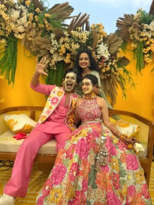 Rashmi Anpat Instagram - Sid ची हळद..♥️💃🏼
@siddharthkhirid @dr.mdb21 🥰

#sudkihuimai #halad #bff #happiness #stayblessed😇 #goodvibes #curlyhairgirl #rashmianpat