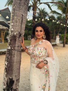 Actress Raveena Tandon HD Photos and Wallpapers February 2026