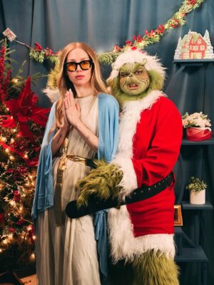 Raven-Symoné Instagram - it’s giving, “don we now our gay apparel” • happy christmas • happy holidays • hny !! watch @itstteattime to see mary   the grinch   2 surprise gifts !! xx, the pearman - madays 

ps. amazing grinch makeup done by @brittanylessard 💚💚