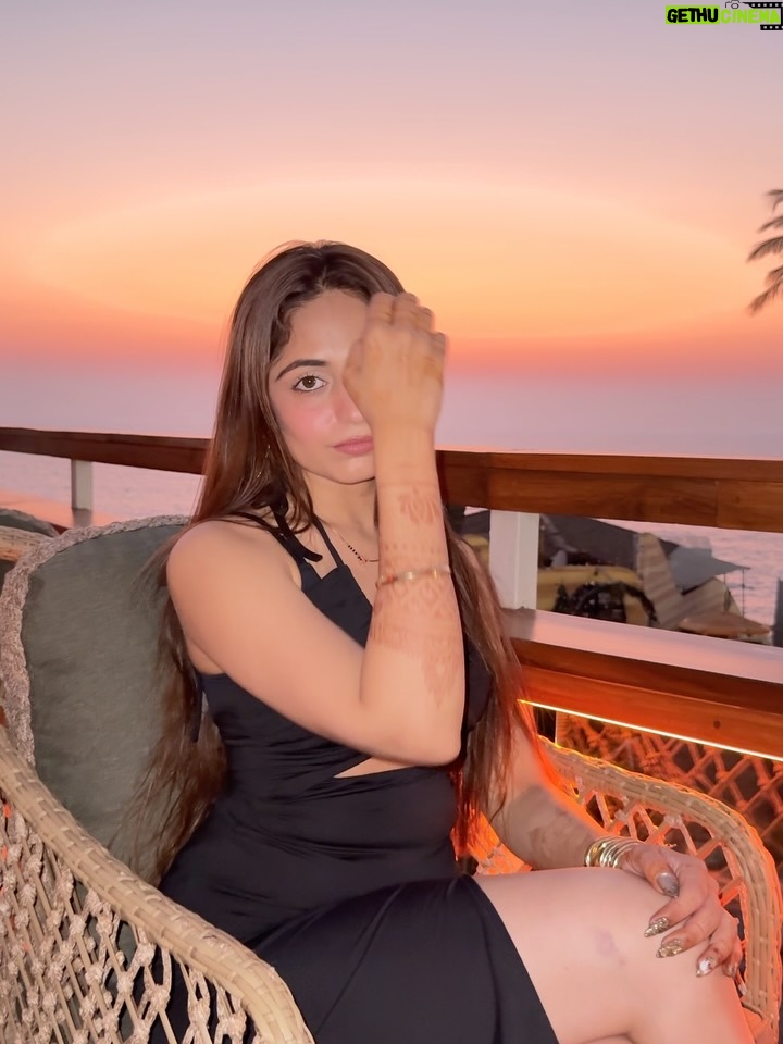 Ravina tekwani - 1.4K Likes - @titliegoa was such a vibe 🥂🌅 
From Food to music to serene sunset views Titlie has it all ✨🫶🏻 
.
.
.
.
#indianinfluencer #goacafe #goavibes 
Famous cafes in goa famous sunset places in goa sundowner cafes in goa goa tourism goa fun