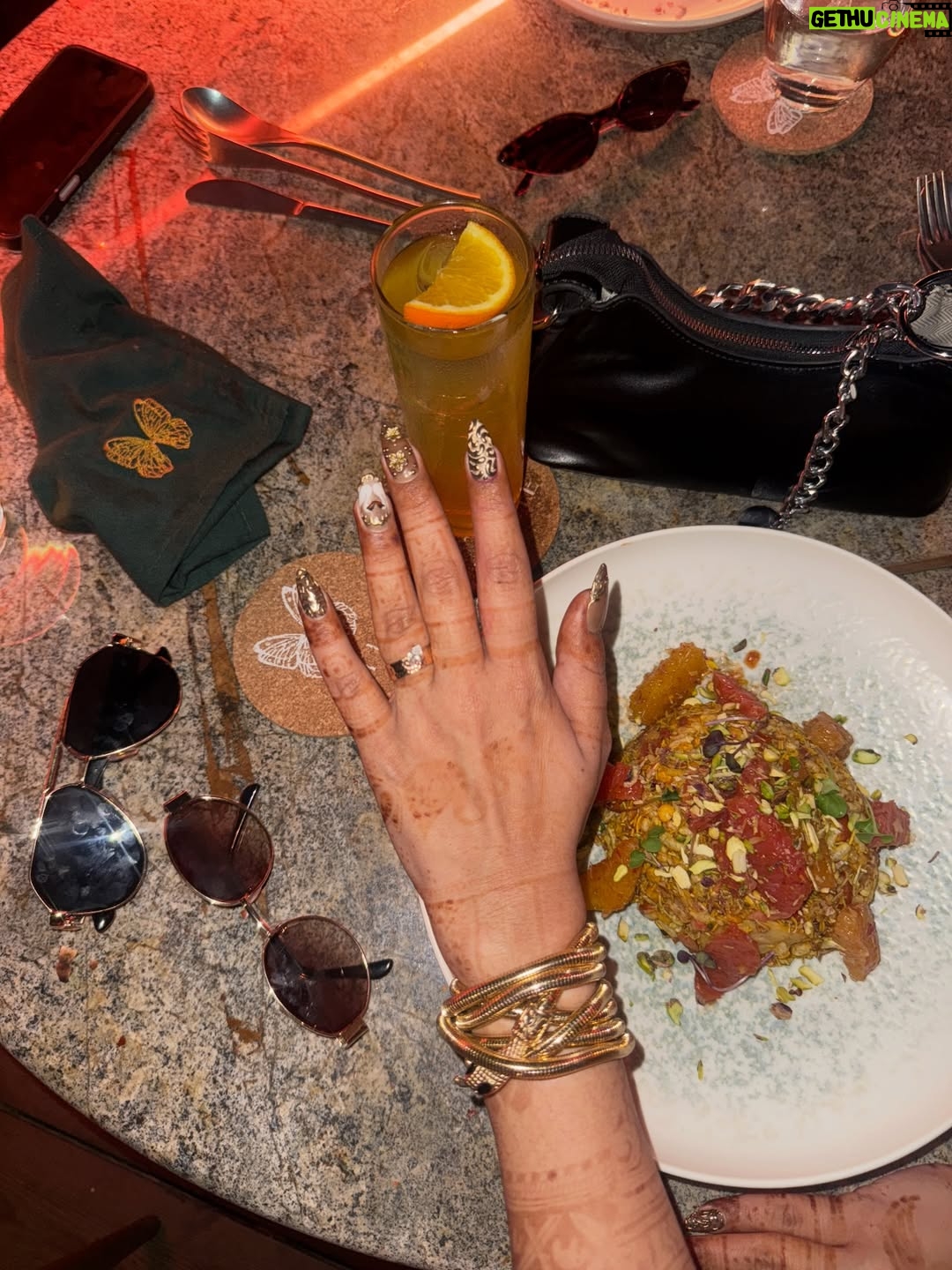 Ravina tekwani - 1.4K Likes - @titliegoa was such a vibe 🥂🌅 
From Food to music to serene sunset views Titlie has it all ✨🫶🏻 
.
.
.
.
#indianinfluencer #goacafe #goavibes 
Famous cafes in goa famous sunset places in goa sundowner cafes in goa goa tourism goa fun