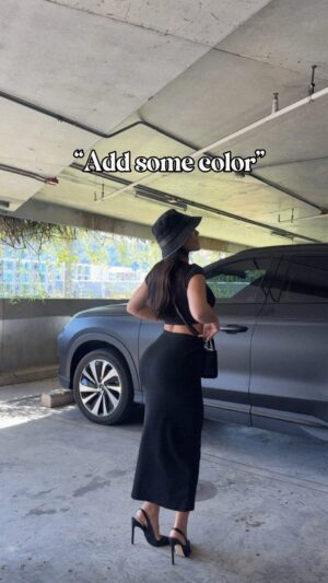Rebecca Chen Instagram - 😝✌️

#allblacktrend