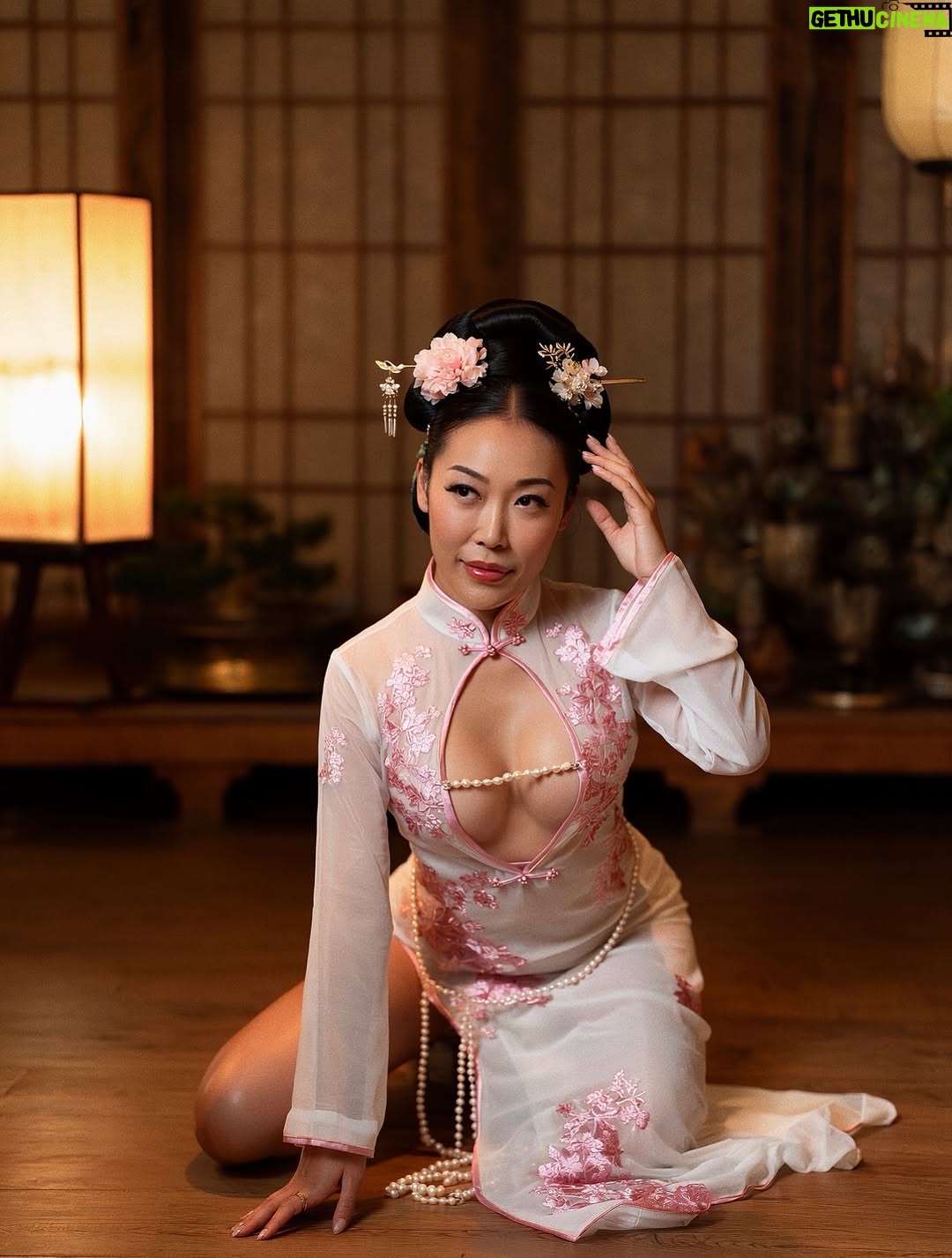 Rebecca Chen - 17.6K Likes - 恭喜发财，财源广进 ，新年快乐，万事如意 🧧 happy Chinese lunar new year 🍊 which pic is your fave vibe? ❤️ 🐎 🔥
