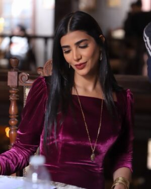 Reem Samy Instagram - النهاردة هتقابلوا شخصية جديدة قريبة لقلبي 💙
هِمّة الجوهري في مسلسل "علي كلاي"
إنتاج سينرجي – تامر مرسي
إخراج محمد عبد السلام 
كل سنة وأنتم طيبين 🤍🤍🤍
