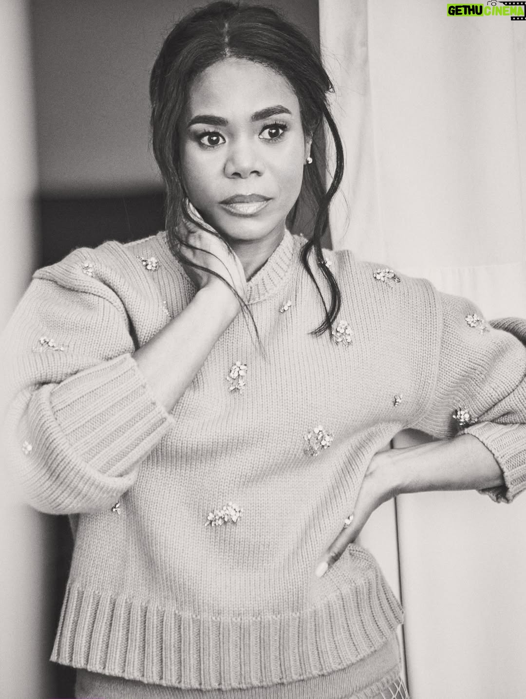 Regina Hall - 79K Likes - @ellecanada 🤍🤍🤍

Styling: @edmondalison 
Makeup: @basedkenken 
Hair: @embreetheory 
📸: @guyaroch