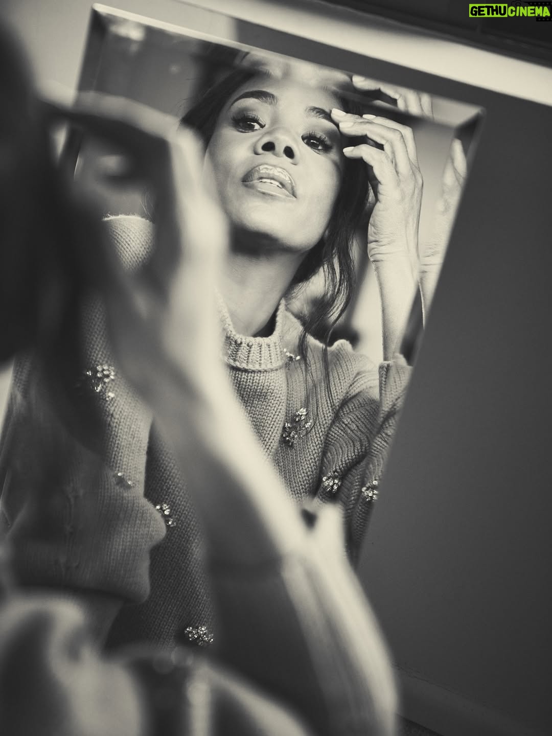 Regina Hall - 79K Likes - @ellecanada 🤍🤍🤍

Styling: @edmondalison 
Makeup: @basedkenken 
Hair: @embreetheory 
📸: @guyaroch