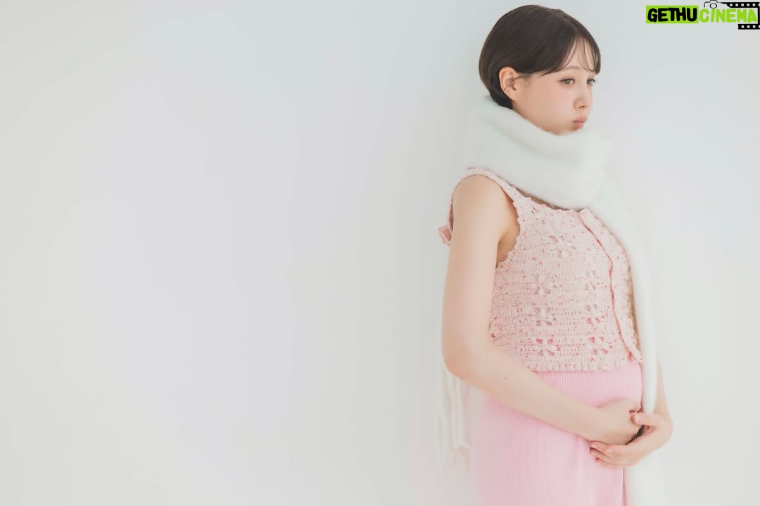 Reina Triendl - 213.4K Likes - お腹に小さな命を授かりました♡

秋ごろからたくさんお散歩したり、まったり料理を作ったり…とにかくゆっくり過ごしていました🍂

今は出産を目前に控え、ドキドキしていますが、あたたかく見守っていただけたらうれしいです☺️

明日発売のたまごクラブ
ぜひ見てください🐣

I'll be a mom soon💕