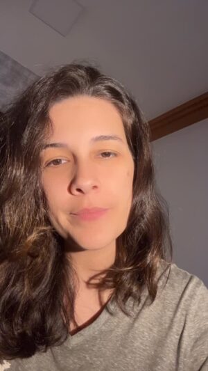 Renata Silveira Instagram - Estamos com você @vinijr
