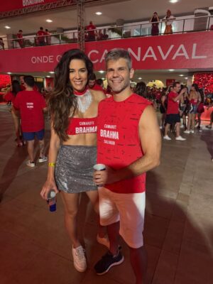 Renata Silveira Instagram - 2027 a gente tá lá de novo 🥹🥳 #ssa