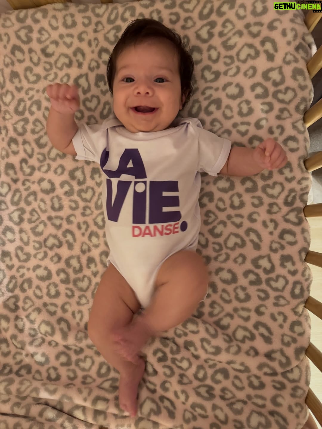 Renata Silveira - 3.9K Likes - Pronta pra fazer a minha matrícula na @academialaviedanse 💜
