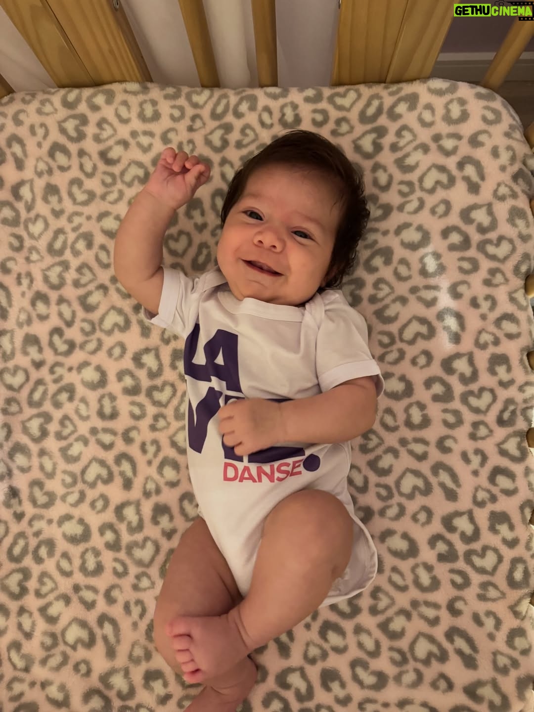 Renata Silveira - 3.9K Likes - Pronta pra fazer a minha matrícula na @academialaviedanse 💜