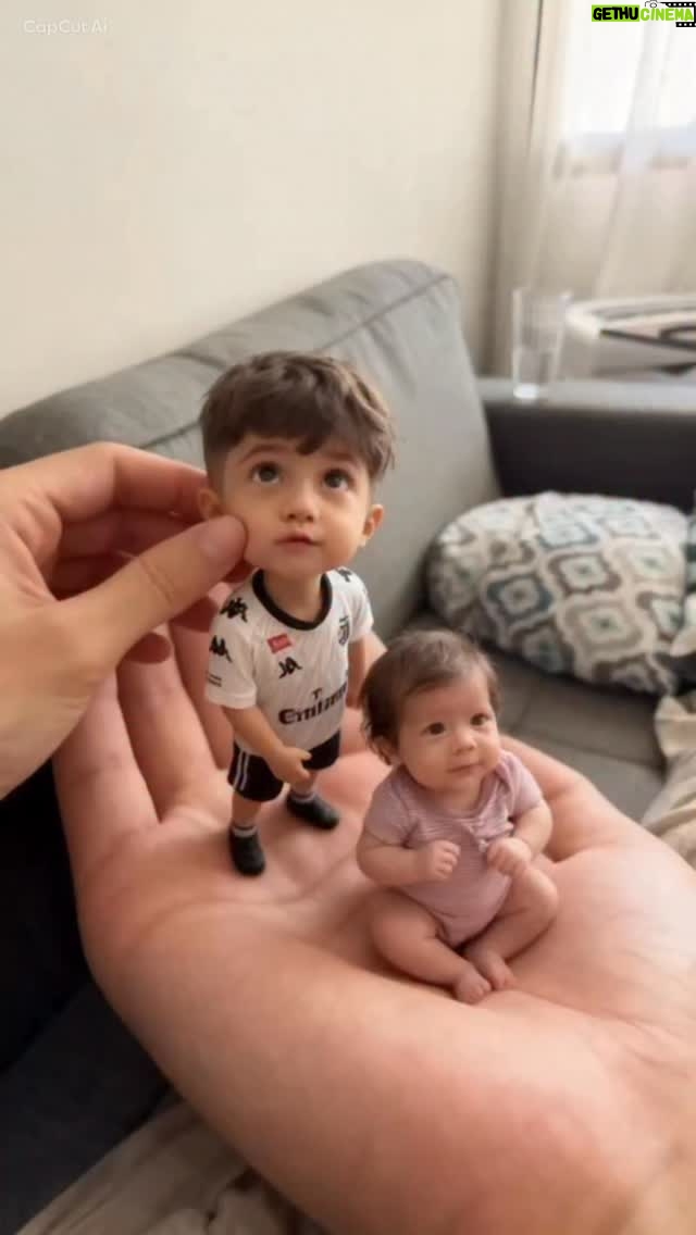 Renata Silveira - 473 Likes - Podiam ficar pra sempre desse tamanho, né!? 🥹😄

#IA