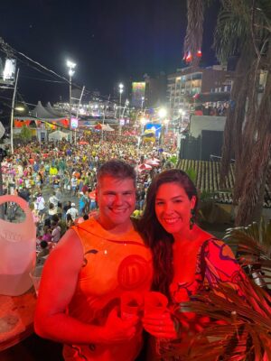 Renata Silveira Instagram - 2027 a gente tá lá de novo 🥹🥳 #ssa