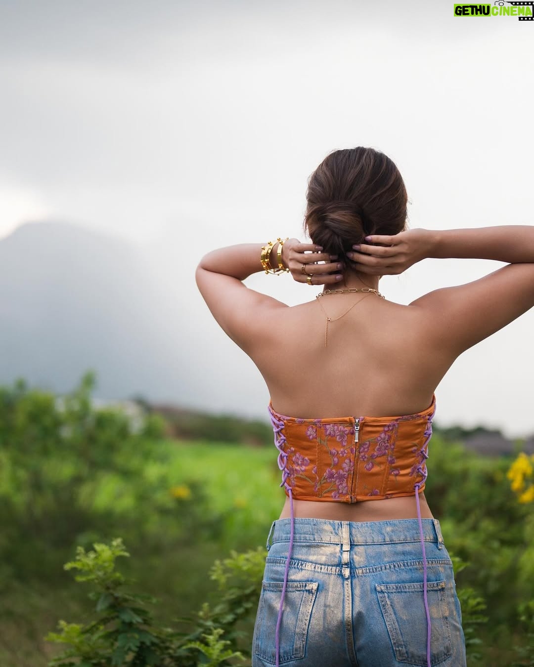 Rhea Chakraborty - 577.6K Likes - India is magical, never fails to surprise me. Shooting in the southern part of India, we found a gem.
Pollachi, you have my ♥️ 

Some bts @mtvroadies 💫

necklace: @paromapopat 
hand stack: @xagoofficial