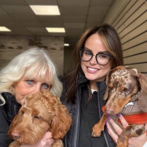 Rhian Sugden Instagram - The Bark Yard days are the best days 🐾

I have the best job ♥️🥰

@thebarkyard.co.uk 

#StockportDogs #dogdaycare #bossbitches