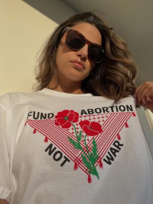 Richa Shukla Moorjani Instagram - 2025 was many things but most of all it was the year I beat endometriosis ✌🏽 

For years, endometriosis quietly shaped my life in ways no one could see. This year, I chose to stop feeling like a prisoner in my body and to pursue excision surgery, which is currently (and absurdly) the only way to officially diagnose and treat the disease (although there is no permanent cure). I’m grateful beyond words to have had the most incredible team of healers, doctors and advocates from the holistic world to western medicine. It’s not a linear journey and it might unfortunately not even be the end of it for me, but if it offers any hope- I got pregnant 2 months after my surgery.

I’m also aware that I’m extremely privileged and lucky to have had access to the proper care and treatments that are frankly unattainable, unaffordable and completely unknown to most women dealing with this full-body illness that affects 1 in 10 of any person born with a uterus. 

If you’re living in pain and being told it’s normal- it’s NOT. I wish I could reach out and hug every one of you who shares this experience of being gaslit by the medical community and society, while dealing with debilitating pain, infertility or inexplicable other symptoms that affect pretty much every system of the body. 

A book that was written by my own surgeon’s practice founder (Dr. Iris Kerin Orbuch) “Beating Endo” was immensely helpful to me in learning how to manage endo while deciding whether or not surgery was right for me. I highly recommend starting there. 

Wishing every one of you out there a 2026 filled with joy, laughter, peace, and—most importantly, good health and the feeling of being at HOME in your body ❤️

My team of angels/healers that I owe everything to:
@beeyawellness 
@drroxannepero 
@theconsciousgut 
@iriswings 
@rayanelkattah 
And - My husband, my friends and family who held my hand through it all.