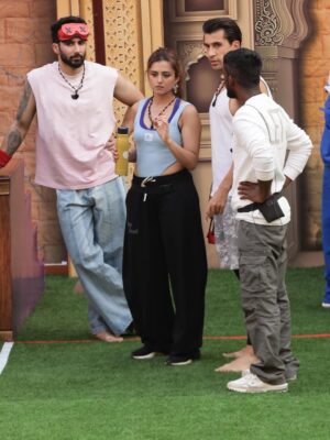 Riddhi Dogra Instagram - This is your captain speaking - If intentions are good….Trust ho ya game - Blind bhi victory deta hai!! 

Team work is dream work. Was such a good day !
🥳

Styling @stylebysaachivj 
Pants @hophead.apparel hi @rithvikk_dhanjani 😘