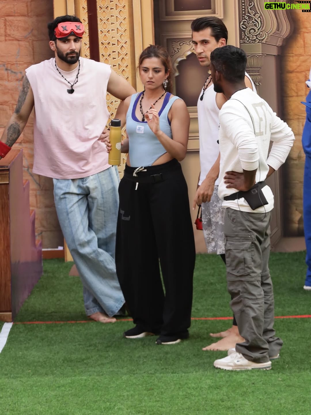 Riddhi Dogra - 311.5K Likes - This is your captain speaking - If intentions are good….Trust ho ya game - Blind bhi victory deta hai!! 

Team work is dream work. Was such a good day !
🥳

Styling @stylebysaachivj 
Pants @hophead.apparel hi @rithvikk_dhanjani 😘