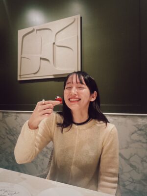 Riho Yoshioka Instagram - お祝いメッセージと応援コメント下さり、
ありがとうございます🍓
ここから何ができるか、どのくらい頑張れるのか、
自分との本当の戦いが始まった感じがしています。
兎にも角にも誠実さとユーモアを持ってこの1年もお届け致します🍰
何でも挑戦だー！！！持ってくれ、体力！