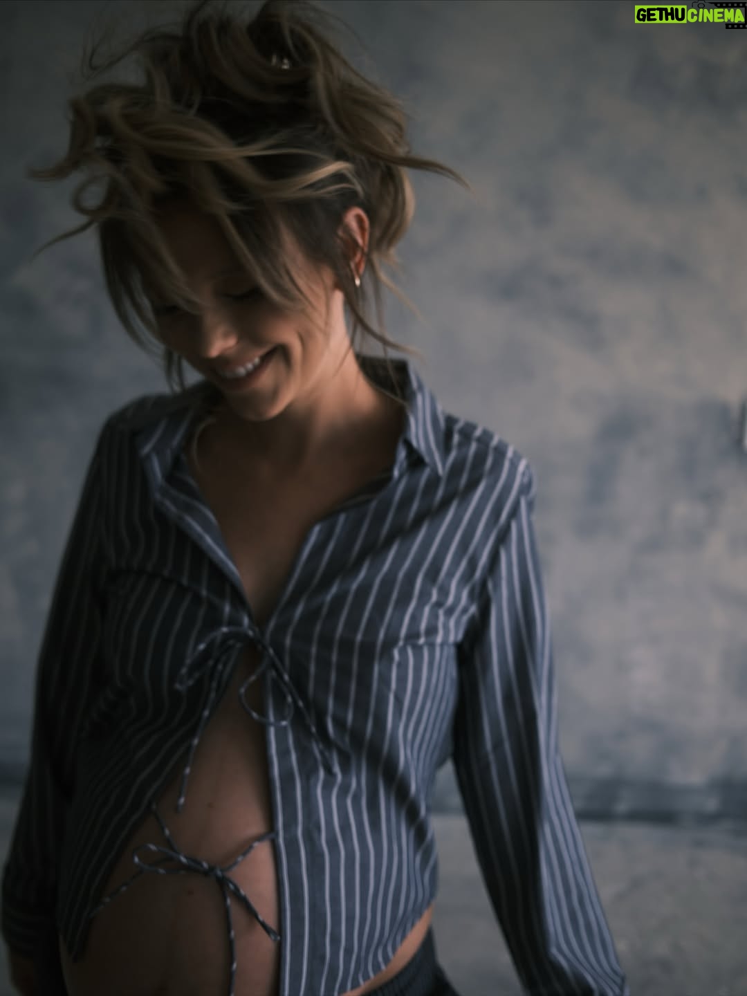Riley Voelkel - 79.5K Likes - More from the vault 🖤

Hair: @amelianaireshair 
Makeup: @tatianakazana 
Photography: @mike.c.robertson