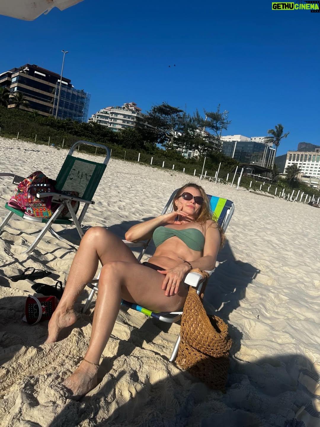 Rita Guedes - 40.6K Likes - Existe algo mais lindo do que o mar ?!🌊