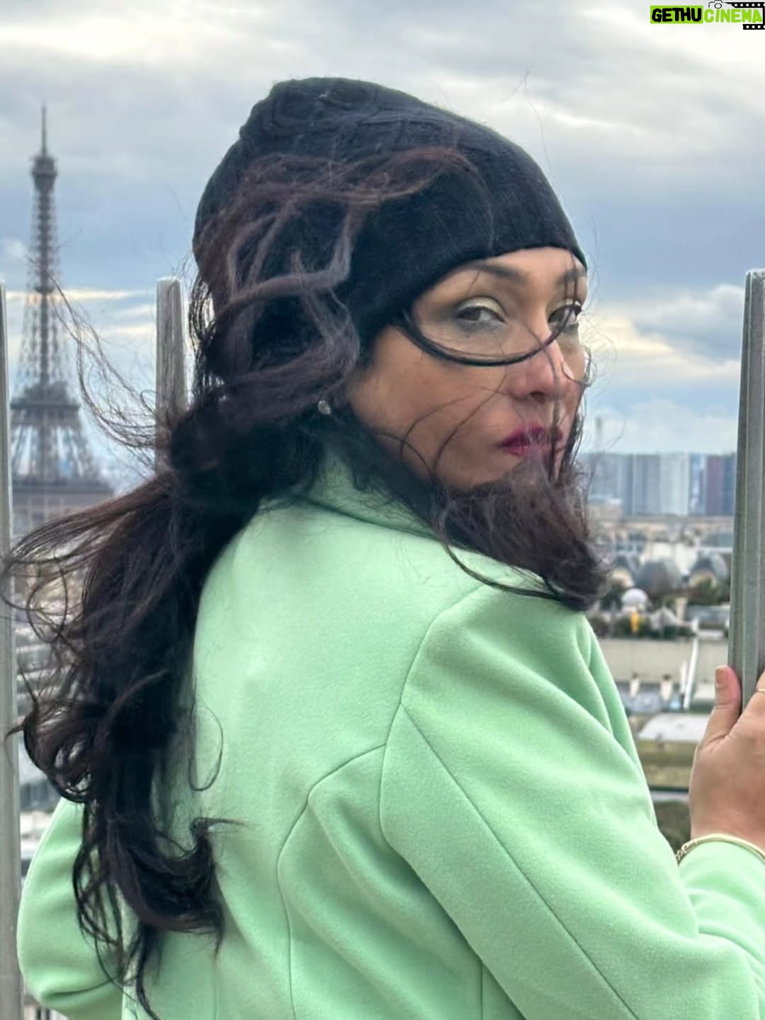 Rituparna Sengupta - 12K Likes - A winter memory with my daughter in Paris recently... both of  ours favourite destination ...good morning everyone...wishing you all positivity.. optimism..love and good health....🩷