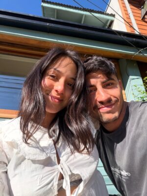 Rocío Toscano Instagram - Ensimismada creando hogar. Ni en mis mejores sueños me imaginé esta hermosa familia, estoy enamorada de nosotros e infinitamente agradecida💖🫶🏼 20 tantas semanas 😅