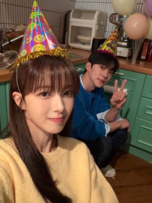 Roh Jeong-eui Instagram - #우주를줄게 오늘 밤 10시 40분 tvN에서 첫 방송 🚀
우리사랑둥이 우주보러 오세요☺️