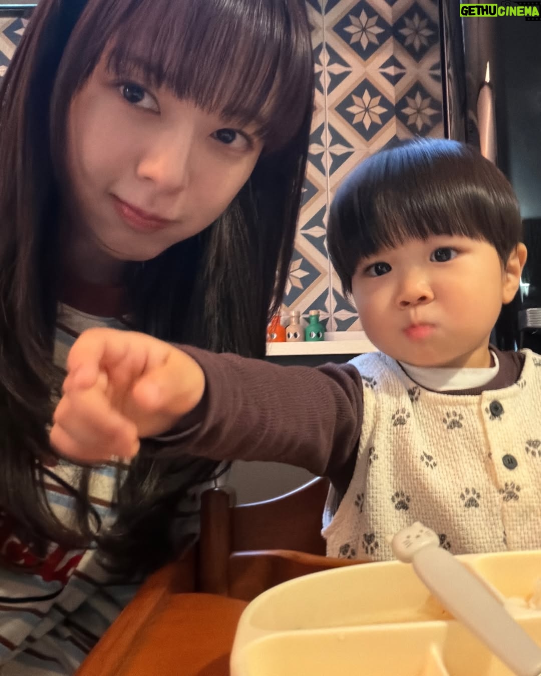 Roh Jeong-eui - 895.4K Likes - #우주를줄게 를 많이 사랑해주셔서 감사합니다💘
우주와 우주네를 사랑해주셔서 감사합니다
우주를 만날 수 있어서, 우주이모일 수 있어서, 현진이가 될 수 있어서 행복했던 시간들이었습니다🥹
모두 사랑으로 가득한 날들로 가득하시길 바랍니다✨
감사했습니다! 사랑합니다 !
팀우주사랑하고 ♥️
현진팀도 현진이 만들어주느라 고생했어요♥️
안녕! 
우주를 줄게✨