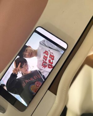 Roh Jeong-eui Instagram - #우주를줄게 를 많이 사랑해주셔서 감사합니다💘
우주와 우주네를 사랑해주셔서 감사합니다
우주를 만날 수 있어서, 우주이모일 수 있어서, 현진이가 될 수 있어서 행복했던 시간들이었습니다🥹
모두 사랑으로 가득한 날들로 가득하시길 바랍니다✨
감사했습니다! 사랑합니다 !
팀우주사랑하고 ♥️
현진팀도 현진이 만들어주느라 고생했어요♥️
안녕! 
우주를 줄게✨
