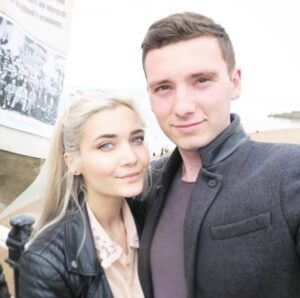 Roksana Janiszewska Instagram - 2016 called… 📞 I won’t lie 2016 was a bit of a slay if I say so myself, you had to be there. 😌