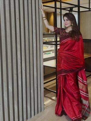 Roop Durgapal Instagram - Bas yunhi… Sankalp dekho sab log !!!! 😁😍😌
.
.
.
.
#saree #roopdurgapal