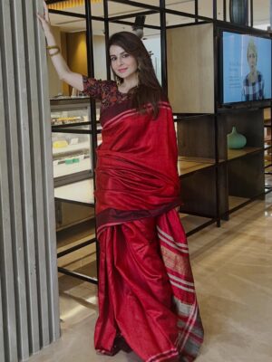 Roop Durgapal Instagram - Bas yunhi… Sankalp dekho sab log !!!! 😁😍😌
.
.
.
.
#saree #roopdurgapal