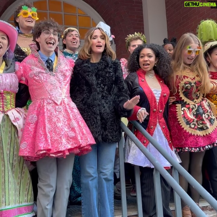 Rose Byrne - 26.7K Likes - no fun at all 🎊 @thehastypudding 🥳

@anariz1 💝 @dawsonhiegert 🩷