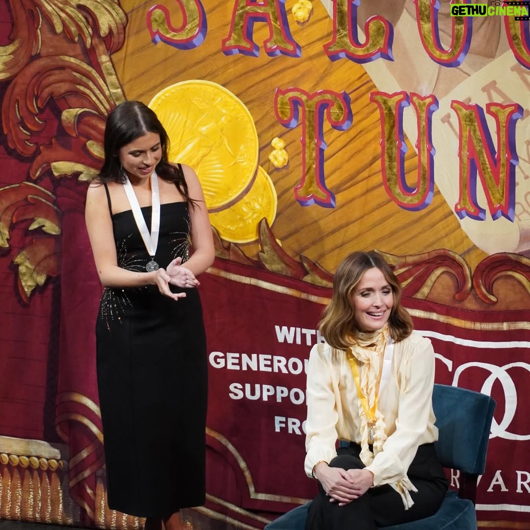 Rose Byrne - 26.7K Likes - no fun at all 🎊 @thehastypudding 🥳

@anariz1 💝 @dawsonhiegert 🩷