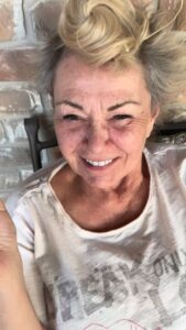 Actress Roseanne Barr HD Photos and Wallpapers March 2026