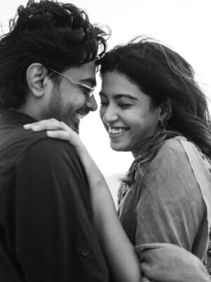Roshini Haripriyan Instagram - முதல் பக்கம் ♥️
Shot by @navin.appu @therootnarratives
#grateful