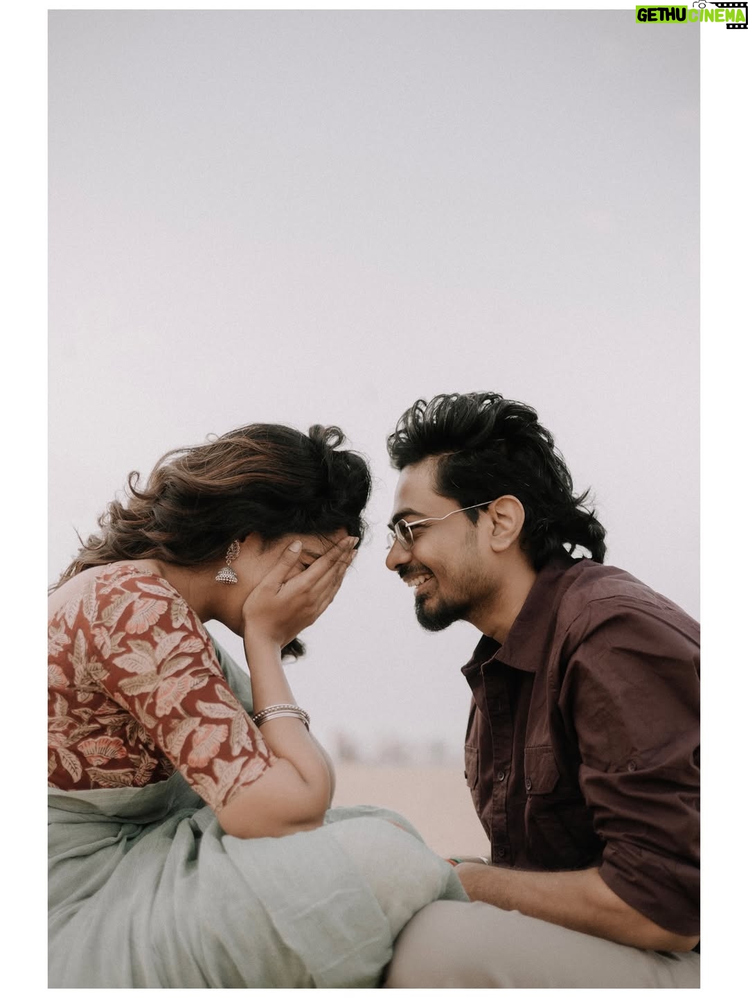 Roshini Haripriyan - 288.4K Likes - முதல் பக்கம் ♥️

Shot by @navin.appu @therootnarratives 

#grateful