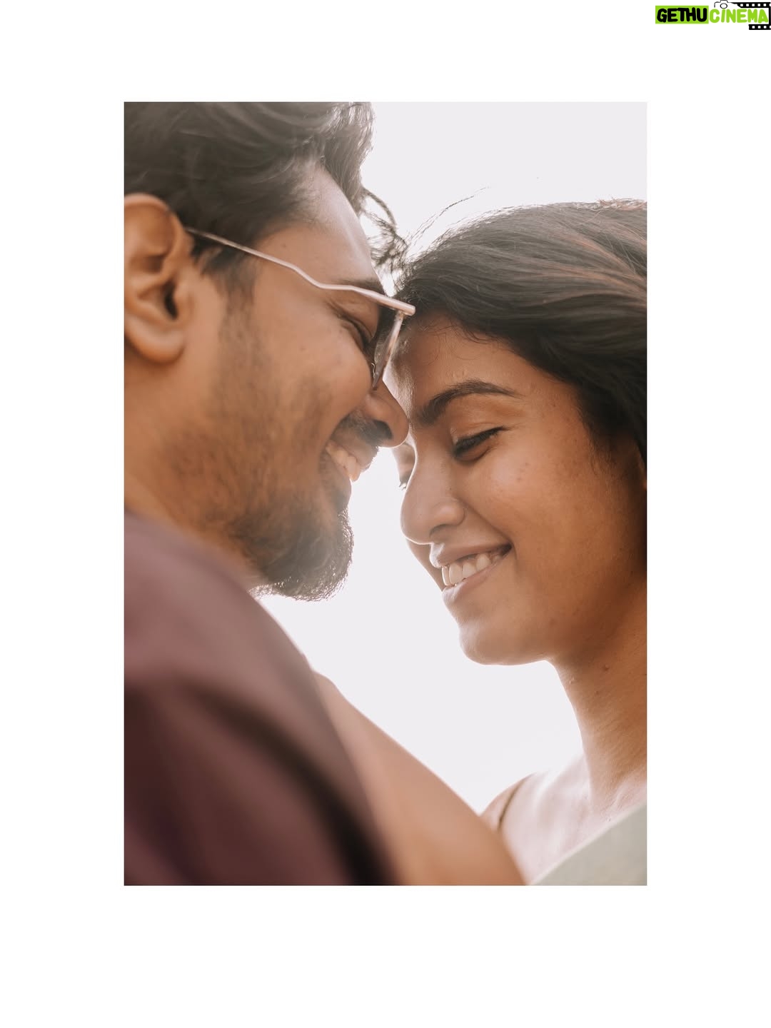 Roshini Haripriyan - 288.4K Likes - முதல் பக்கம் ♥️

Shot by @navin.appu @therootnarratives 

#grateful