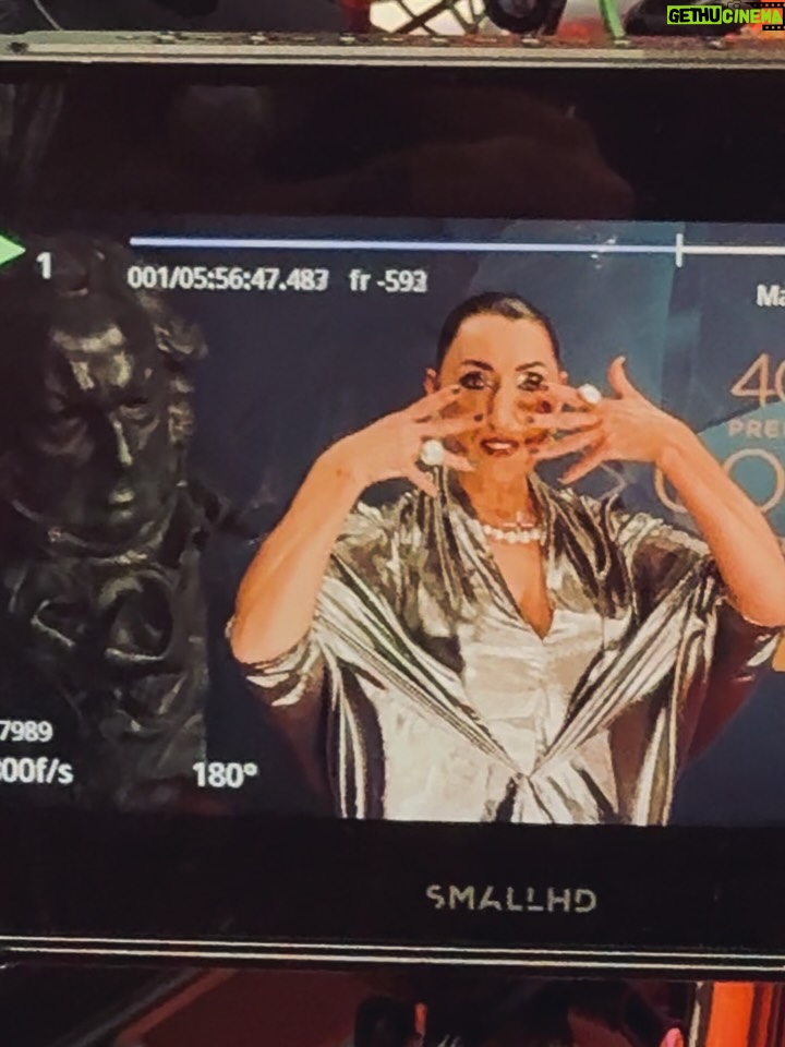 Rossy de Palma - 15.3K Likes - Gràcies @academiadecine  #Goyas2026 🙌🏽 ha estat un Plaer Celebrar vuestro 40🎂 Moltes Felicitats Visca el Cinema 🎬 el Arte i la Solidaritat 🫂
Merci de Tot Cor als Meus Estimats Cómplices 🫶🏽
💍 @tousjewelry
👗@sybillaofficial 
🪭@olivierbernoux
 💅🏼@tachabeauty
 💄@kleykafe
👠@ysl 
🧔🏻 @__lasmarquesas 
👩🏻‍💼@koneproducciones 
🏨@majestichotel
👥@dypcomunicacion 
📺@rtve 
🙏🏽a mi @pipiquer 
por el clavito de @vestopazzo 

#lavieenrossy