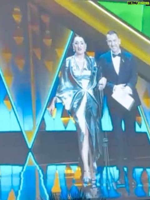 Rossy de Palma - 15.3K Likes - Gràcies @academiadecine  #Goyas2026 🙌🏽 ha estat un Plaer Celebrar vuestro 40🎂 Moltes Felicitats Visca el Cinema 🎬 el Arte i la Solidaritat 🫂
Merci de Tot Cor als Meus Estimats Cómplices 🫶🏽
💍 @tousjewelry
👗@sybillaofficial 
🪭@olivierbernoux
 💅🏼@tachabeauty
 💄@kleykafe
👠@ysl 
🧔🏻 @__lasmarquesas 
👩🏻‍💼@koneproducciones 
🏨@majestichotel
👥@dypcomunicacion 
📺@rtve 
🙏🏽a mi @pipiquer 
por el clavito de @vestopazzo 

#lavieenrossy