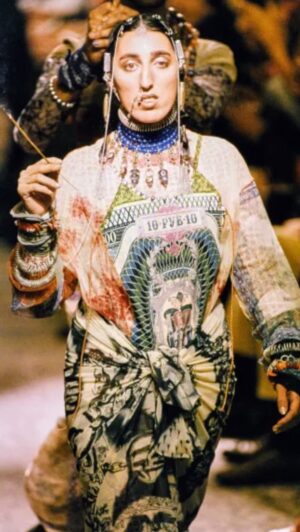 Rossy de Palma Instagram - Making it through Monday like ….
Repost @gaultier_forever “Arriving at the function”
Breathtaking moments with @rossydpalma and @tanelbedrossiantz walking in Jean Paul Gaultier’s “Les Tatouages” Spring 1994. Unparalleled moment in fashion.Thank you to @asaleszy for this beautiful edit of the runway. #jeanpaulgaultier #lavieenrossy