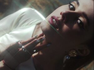 Sabina Mustayeva Instagram - ДОЛГОЖДАННЫЙ КЛИП!!!
SABINA MUSTAEVA x ATO WOODY-PLAY🐍
My friend🤍 @longlivethewoods
Prod: @crvzyhorse
LINK IN BIO
Director - Maxim Nam @maximumcharisma
Producer - Lydia Eguy (@dusyevich), Anvar Abduhalilov (@hellovesna)
DoP Javohir Xolmuradov (@javoh_dx)
Crane Operator - Sadriddin Shahobiddinov (@sadriddin_shahobiddinov)
Production Designer - Akmal Saidov (@akmal_uzfilm)
Makeup and hair stylist - Asya Osipyanc (@shahmaran_a)
Costume Designer - Laylo Zakirova (@lylsguide)
Backstage - Timur Tashpulatov (@theofftim)
Editor - Vahob Norbutaev (@vakhamontazh)
Color Grading - Daniyar Mussin (@dan.colorist)
CGI - Abdulaziz Xomidjonov (@lazizcg)
Vfx - Maxim Nam
Art Titles - Gevorg Grigoryan
Sound Design - Akbar Yusupov (@ugun.aki)
Rental House - ShB Studio (@shb_rent), MMM stidio (@megamaxmedia), Focus media (@focusmedia.uz)
LED Walls - Pro Lighting Media (@prolightingmedia)
Models - Umida Sultanova - (@umchest), Lydia Eguy (@dusyevich)
Dog - (@richmond_doberman)