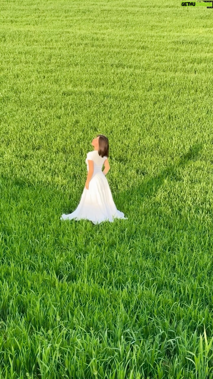 Sabina Mustayeva - 8.3K Likes - ☘️windows